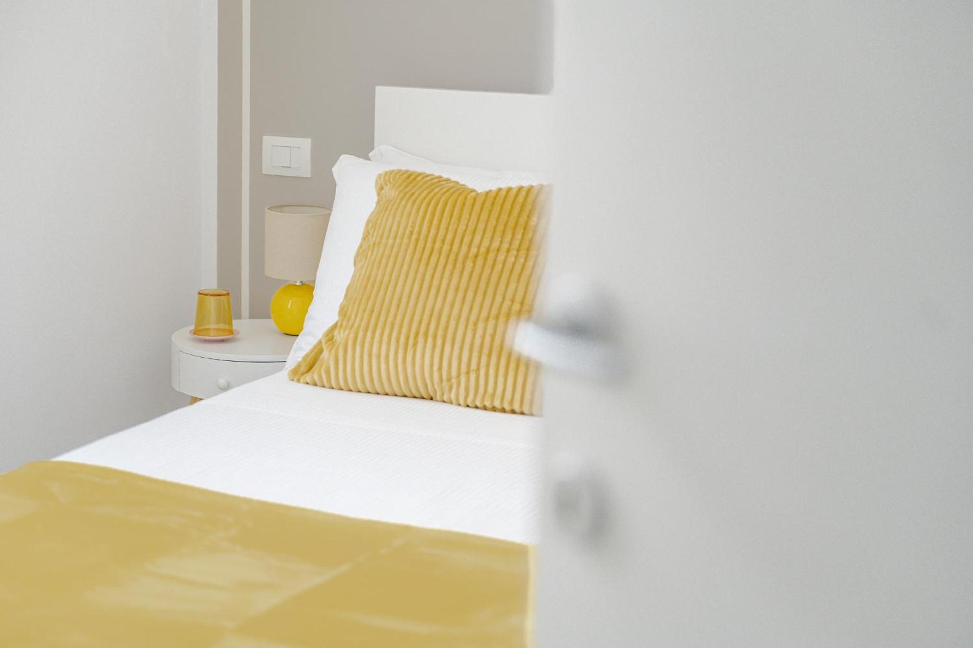 Via Ponte Alle Mosse, 19 - Florence Charming Apartments - A Chic, Newly Renovated Apartment Near Tram Leopolda, A Few Min From Downtown エクステリア 写真